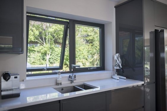 Anpassungsfähige Glas-Aluminium-Spitzenfenster für Heimdekorationsprojekte
