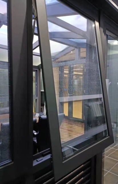 Customized Hand Crank Aluminium Casement Fenster mit 5 27A 55 9A 5 12A 5 Glas und Verkauf