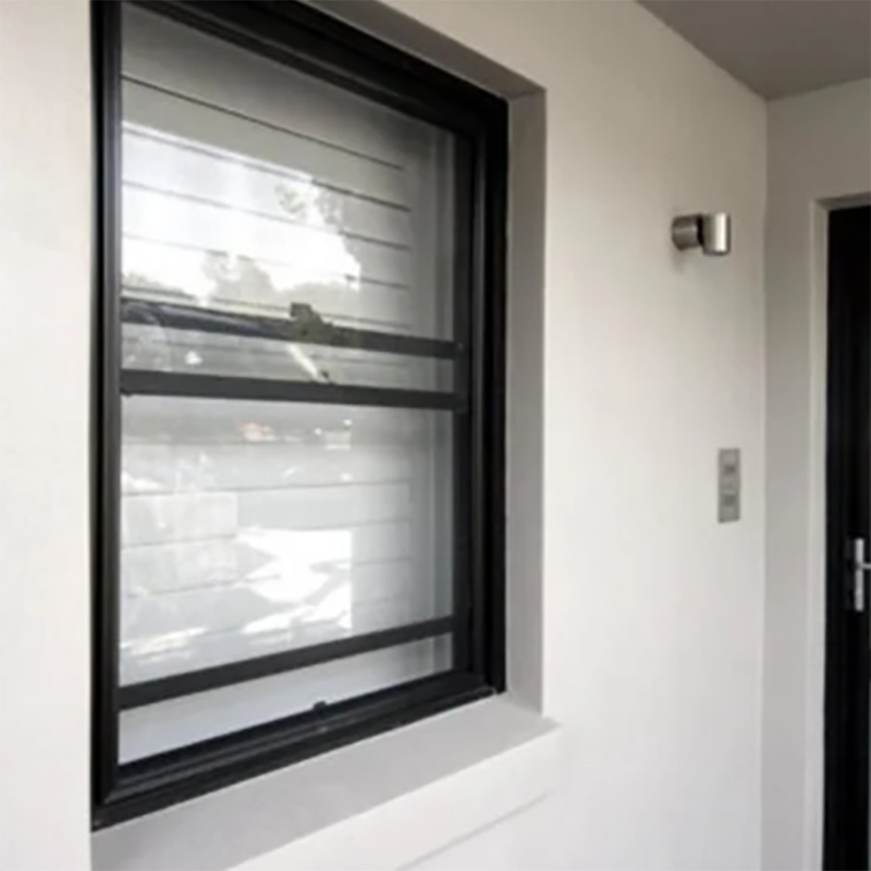 Doppelhängende Fenster mit 5 27A 55 9A 5 12A 5 Glas und Edelstahl-Schirmnetz