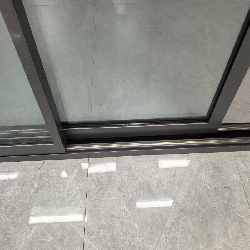Modernes Design anpassbare Schiebetüren aus Aluminiumlegierung mit 1,1 W/ ((m2·K) Wärmedämmung